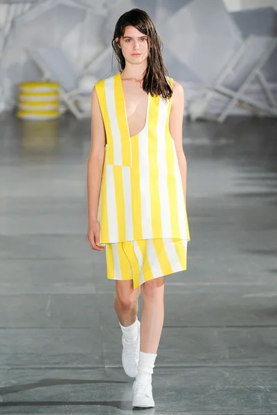 Look 28